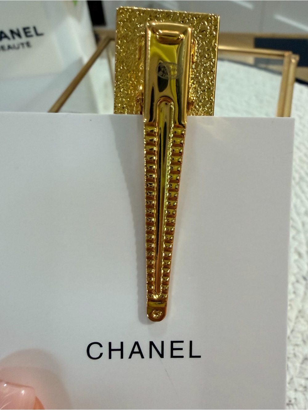✨Chanel (Novelty/compliments from Channel) multicolored metal clip - New ✨ - Picture 8 of 9